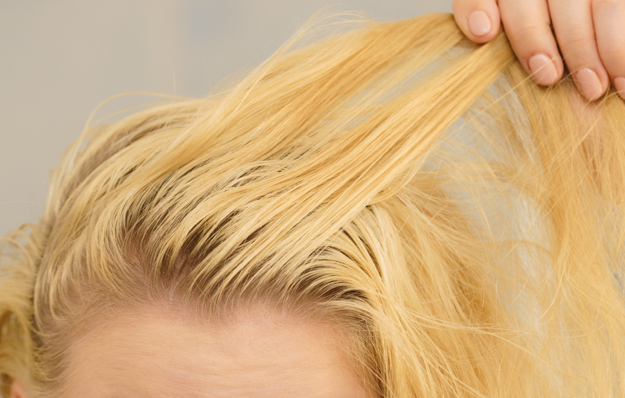 Greasy Hair: The Ultimate Guide On How To Make It Less Greasy